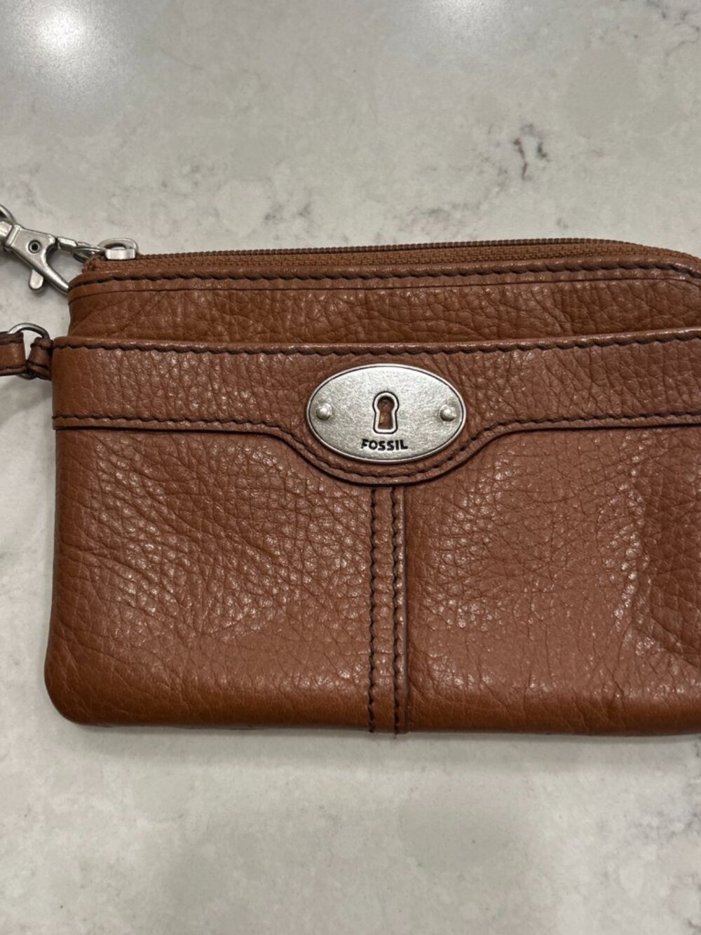 FOSSIL Brown Leather Maddox Zip Around Wristlet EUC